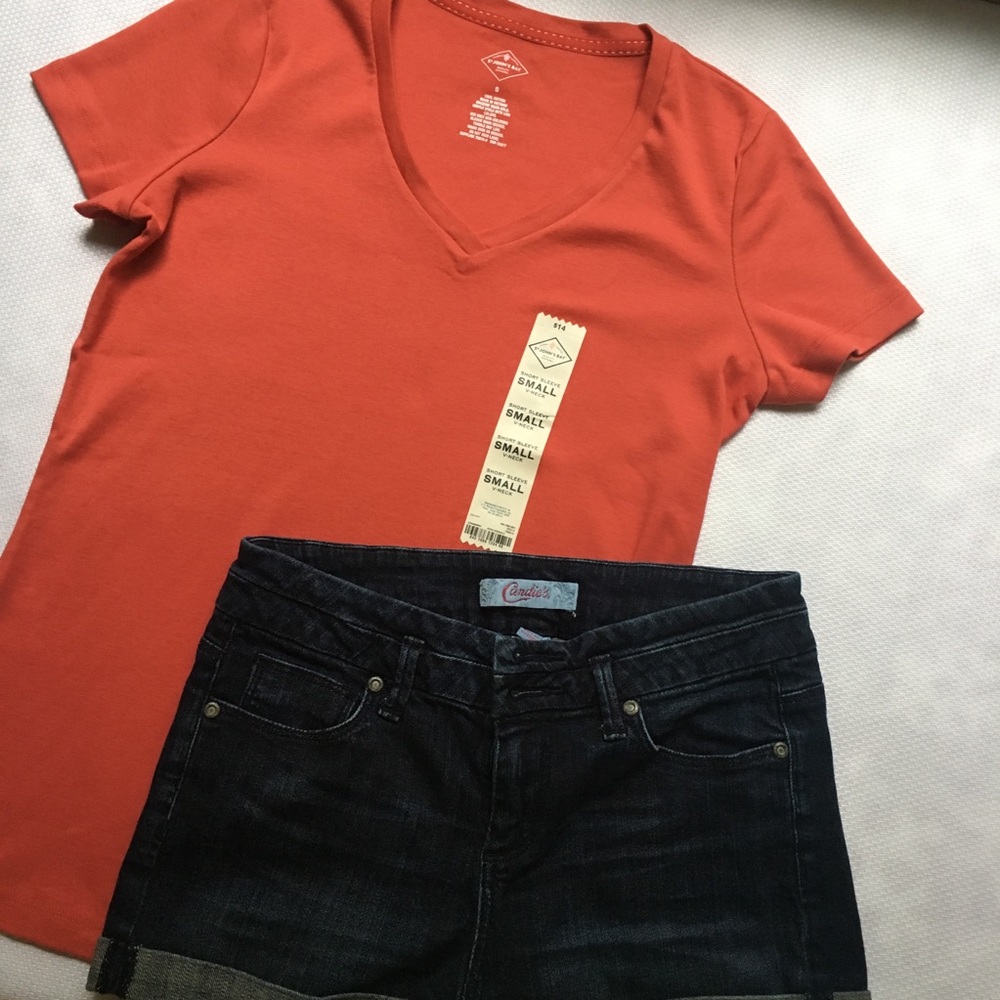 SUMMER OUTFIT BUNDLE! Denim Shorts + NWT top!